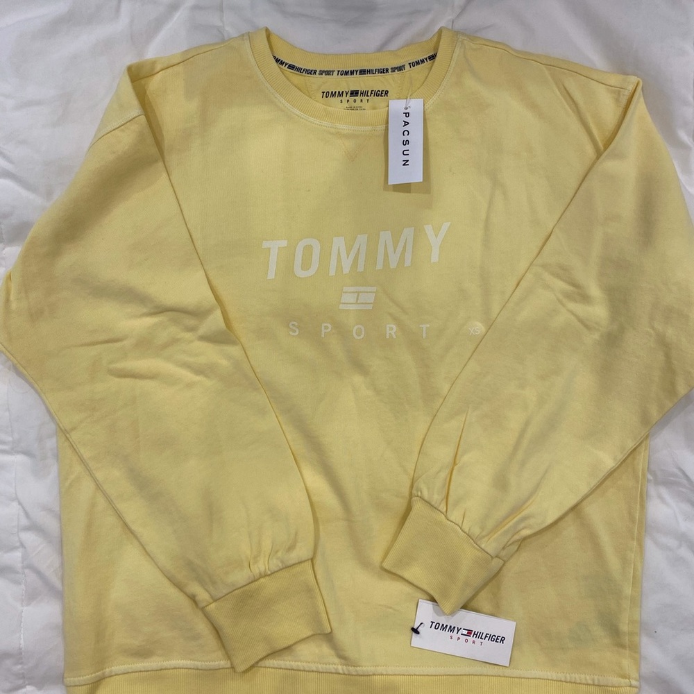 XS yellow Pacsun Tommy Hilifiger vintage crew neck